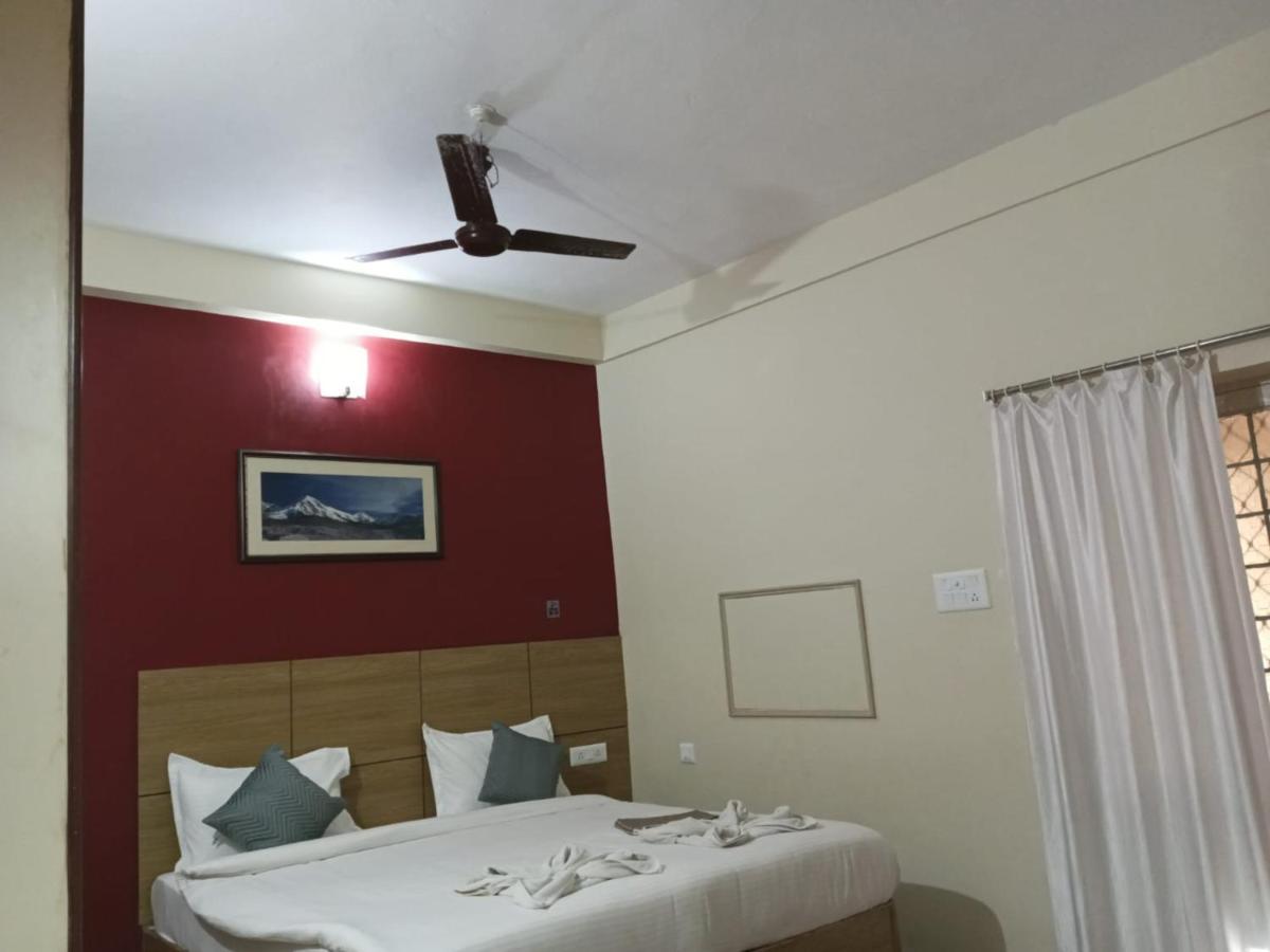 Chandan Resort Puri Buitenkant foto